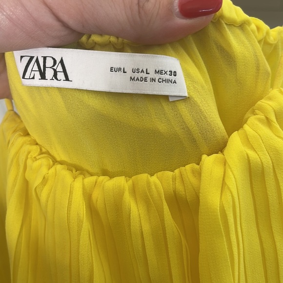 Zara Size Large Yellow Jumpsuit - Picture 3 of 4
